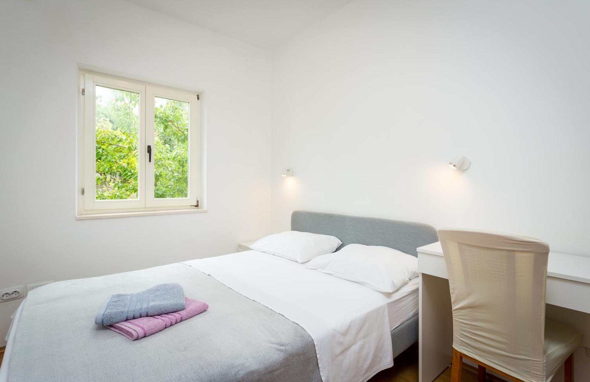 Apartment Mia - Spacious Apartment On 85 M2 With Beautiful Sea View Trogir Exterior photo